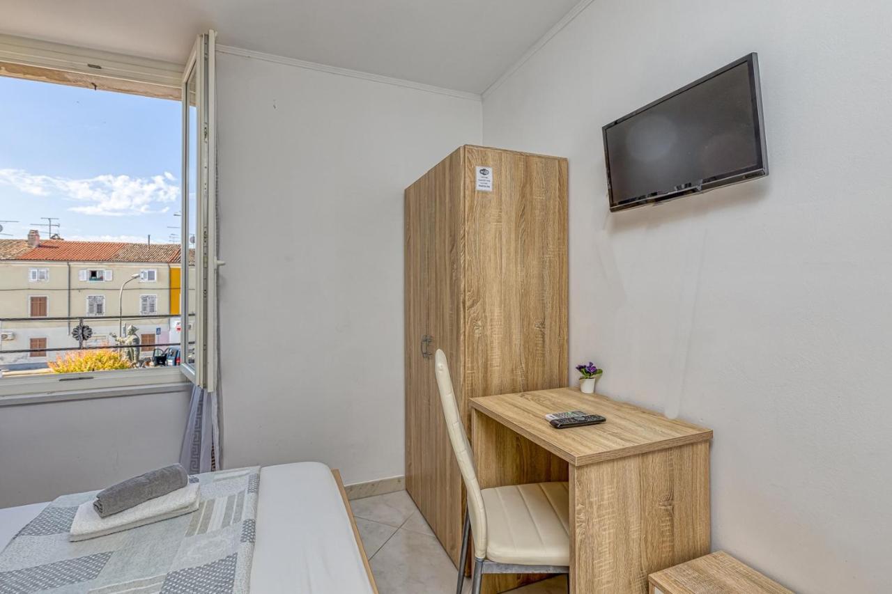 Rooms Vitoria On Joakim Square Poreč Dış mekan fotoğraf