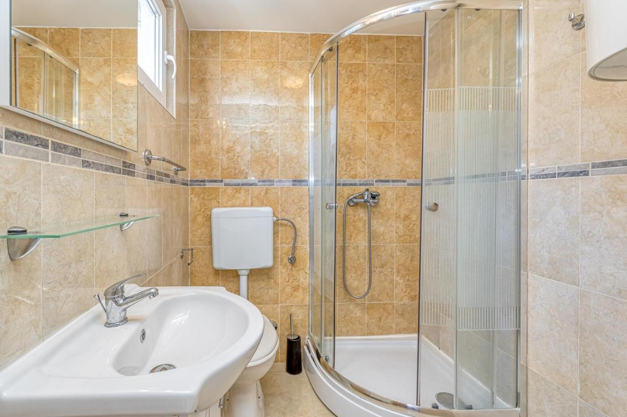 Rooms Vitoria On Joakim Square Poreč Dış mekan fotoğraf